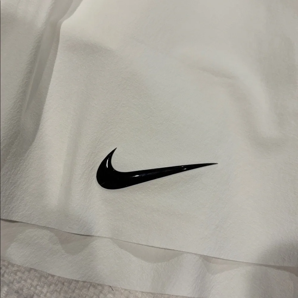 Nike Women’s Skort Large - Picture 7 of 7